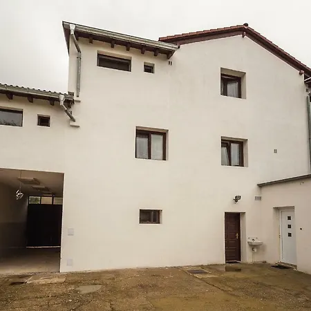 Hostel Bustehrad Vandrerhjem Bustehrad