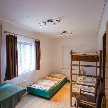 Hostel Bustehrad *