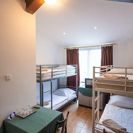 Hostel Bustehrad Vandrerhjem Bustehrad